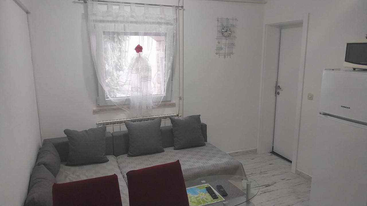 Jan 2 Apartment พูลา ภายนอก รูปภาพ